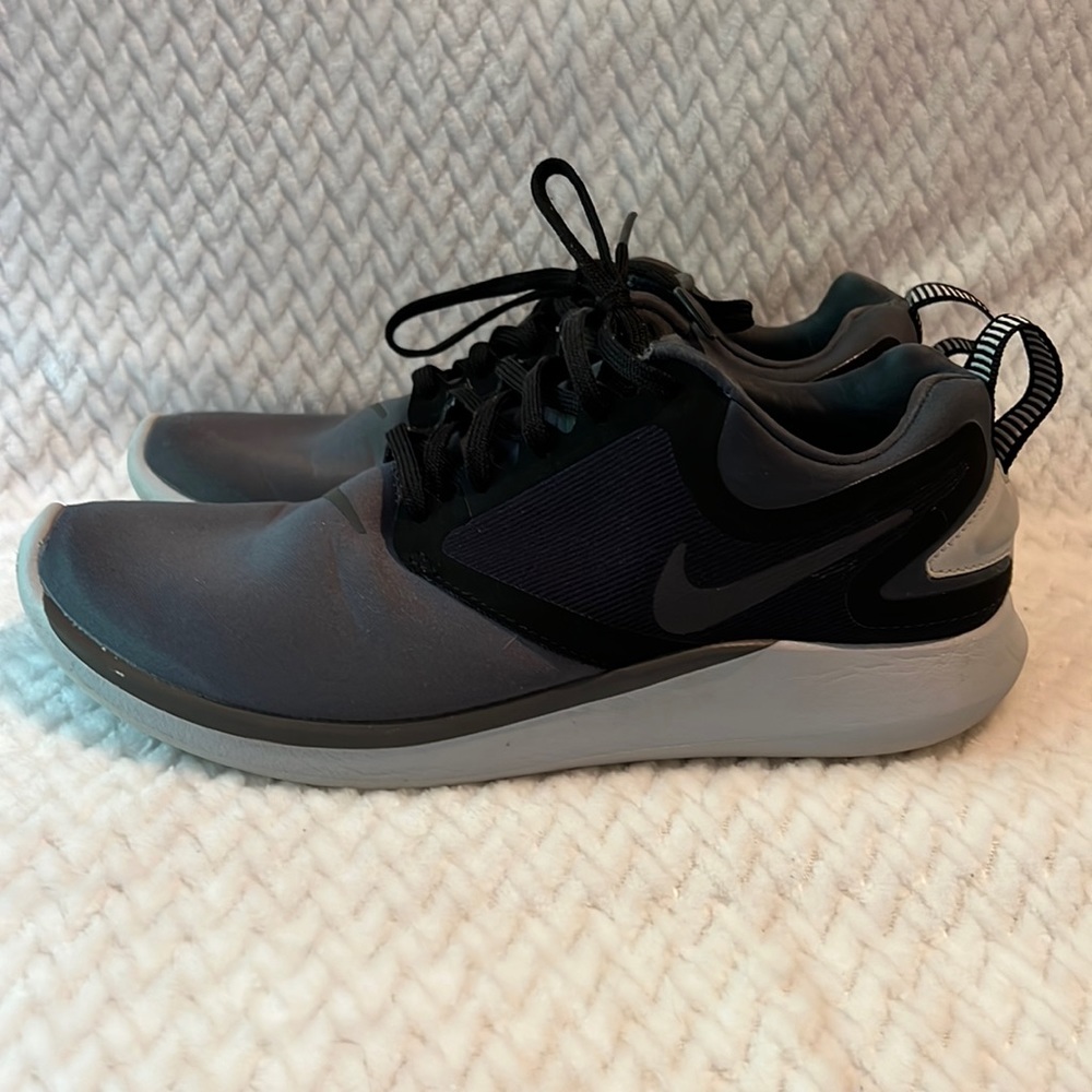 Nike Lunarsolo size 9